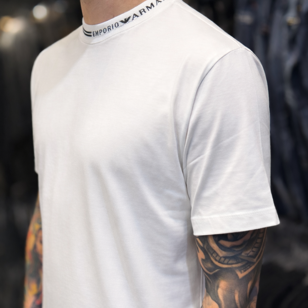 Camiseta Armani Detalhe Gola